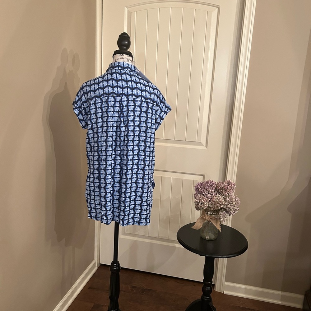 Rose & Olive Geometric Blue and White Blouse - Picture 2 of 7
